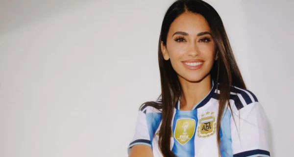 Antonela Roccuzzo y sus hijos celebrando la victoria de Argentina en el Mundial 2026