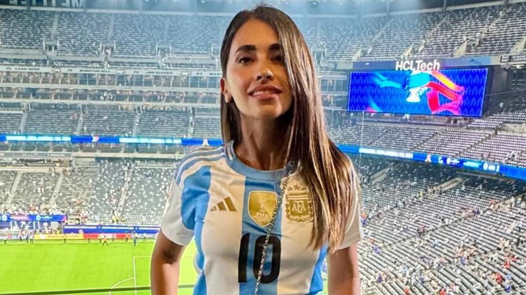 Antonela Roccuzzo y sus hijos apoyando a la selección argentina en el Mundial 2026