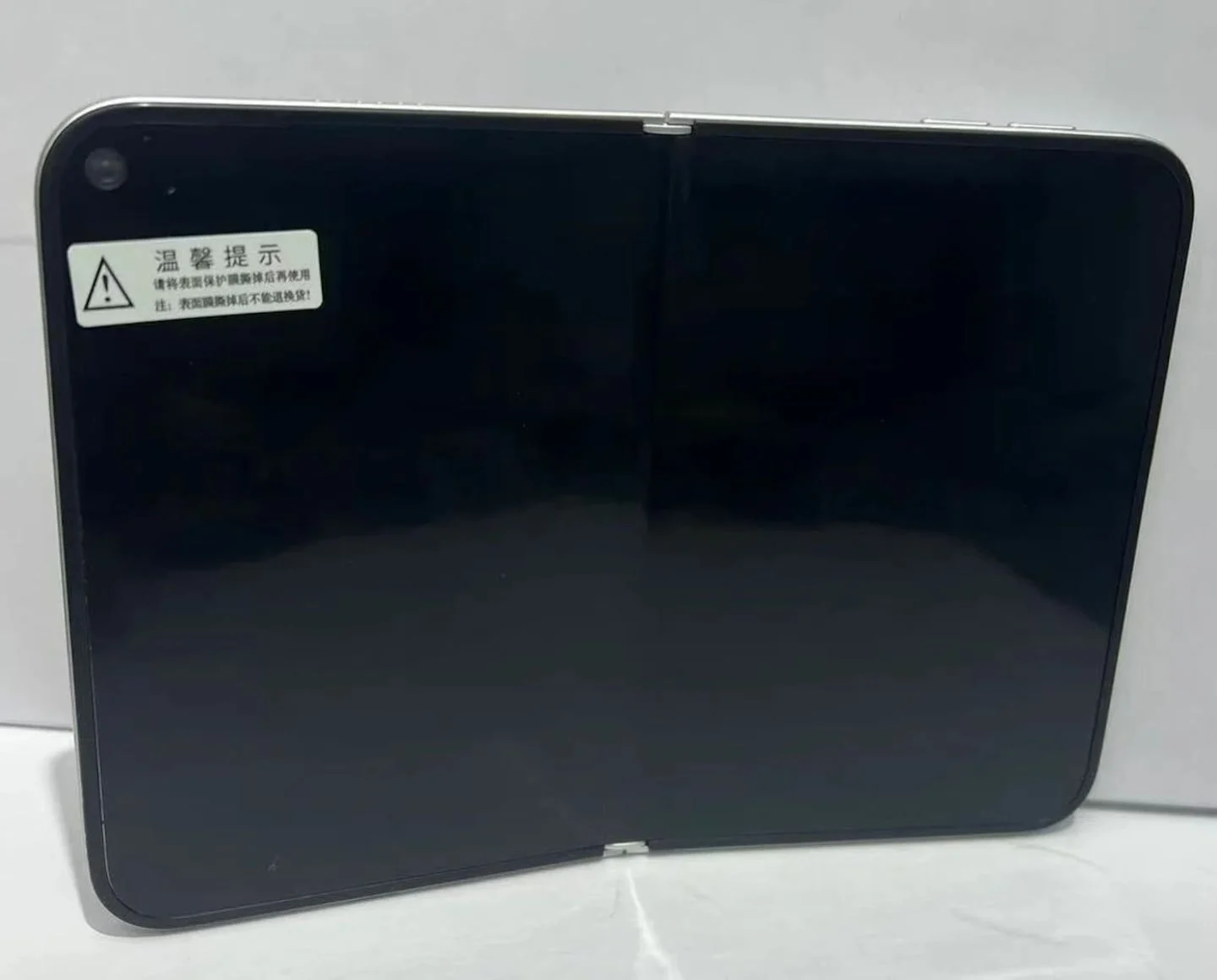 iPhone plegable de Apple en posición cerrada