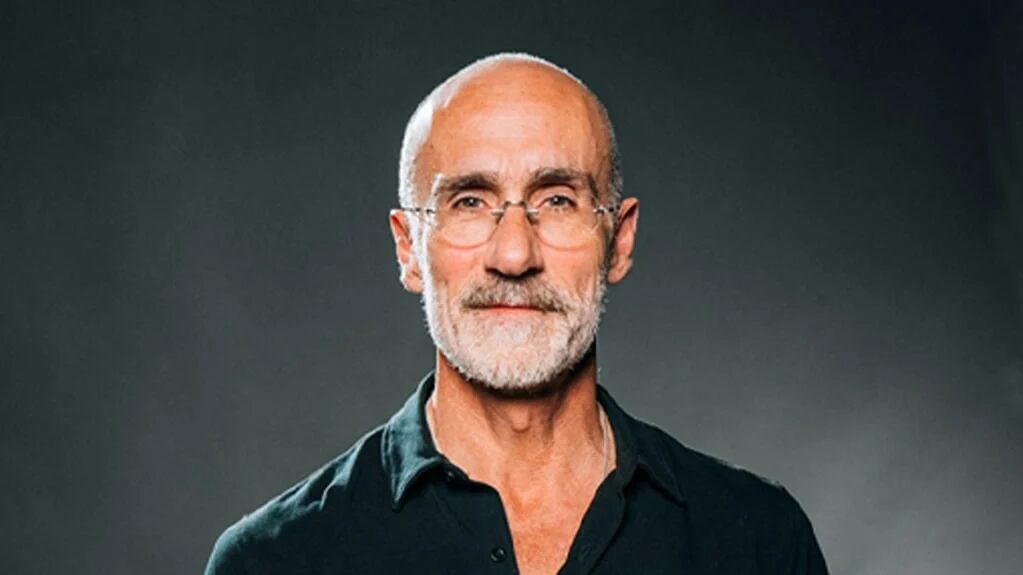 Arthur Brooks reflexionando sobre la amistad