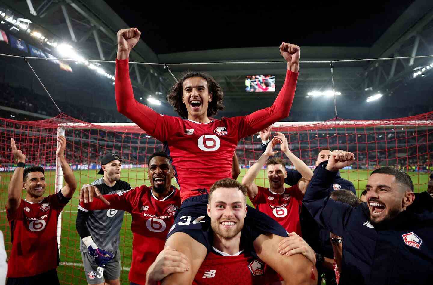Ayyoub Bouaddi celebra con sus compañeros tras una victoria en el Mundial 2026