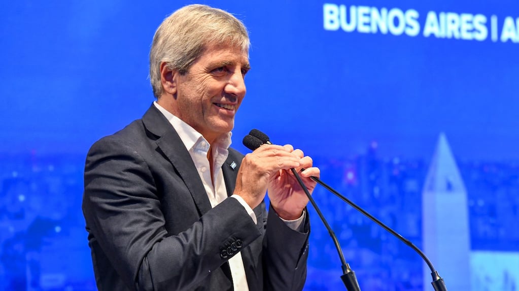 Luis Caputo en la Exposición Internacional de la Construcción