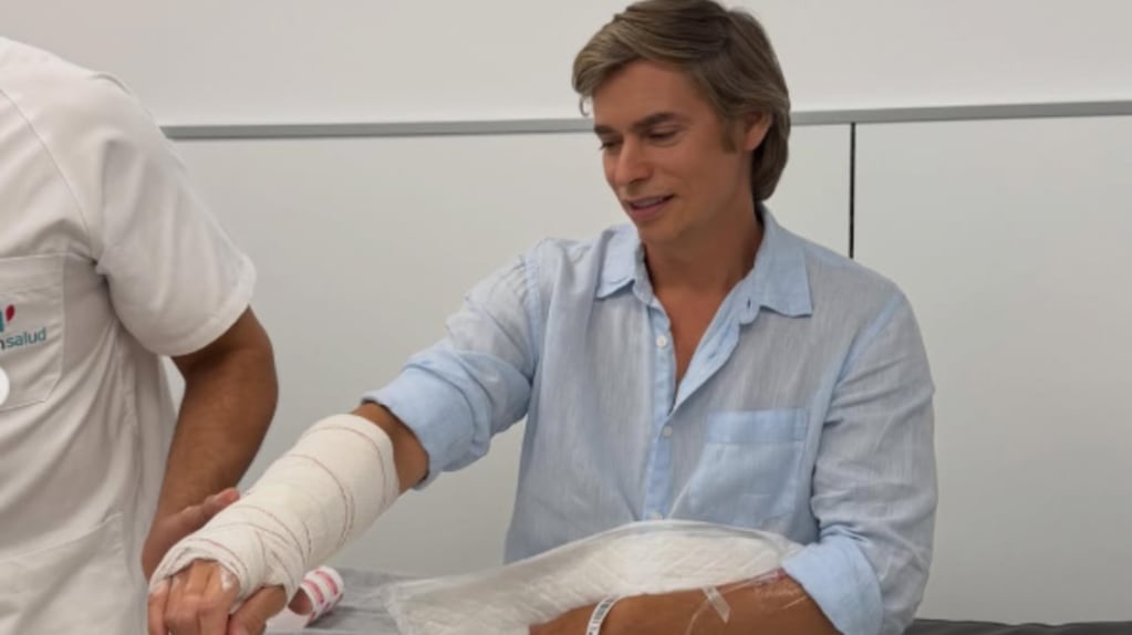 Carlos Baute en el hospital tras su accidente surfista