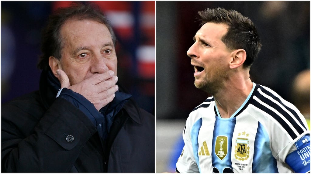 Carlos Bilardo observando un partido de fútbol