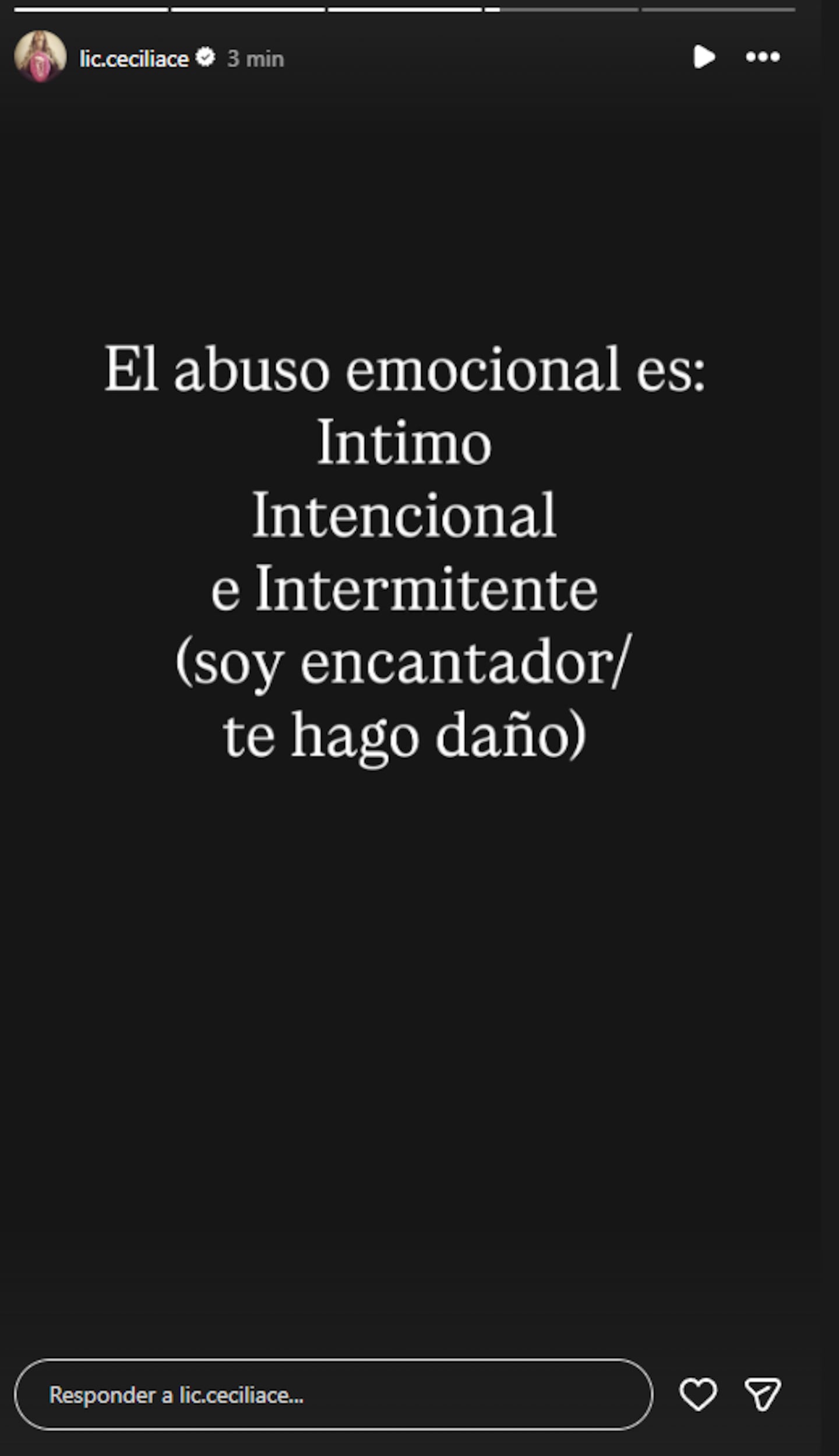 Texto sobre el abuso emocional en un fondo negro
