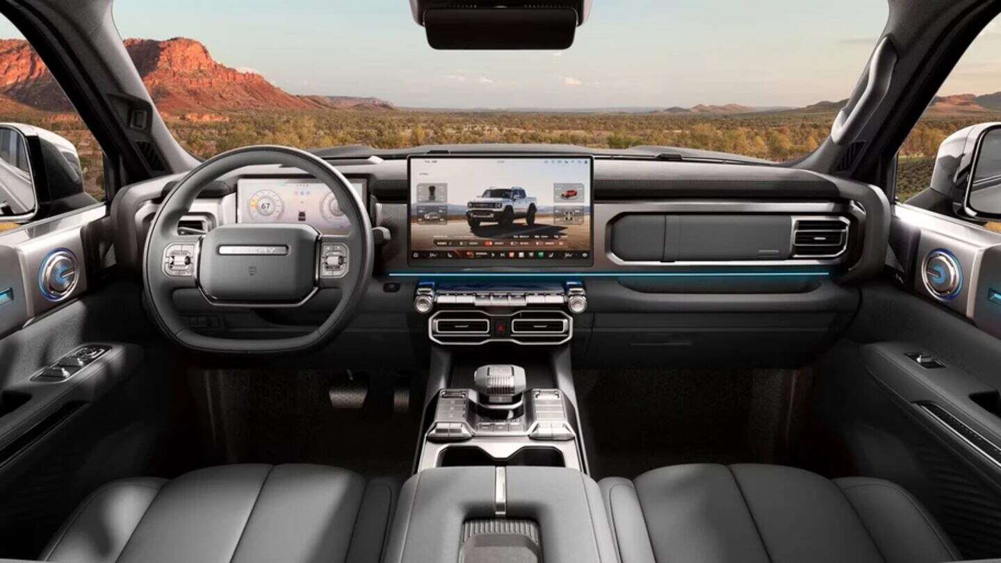 Interior de la nueva pick up Chery Stockman con pantalla digital y asientos de cuero