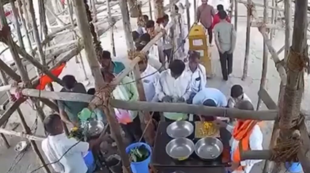 Colapso del techo de un templo en India