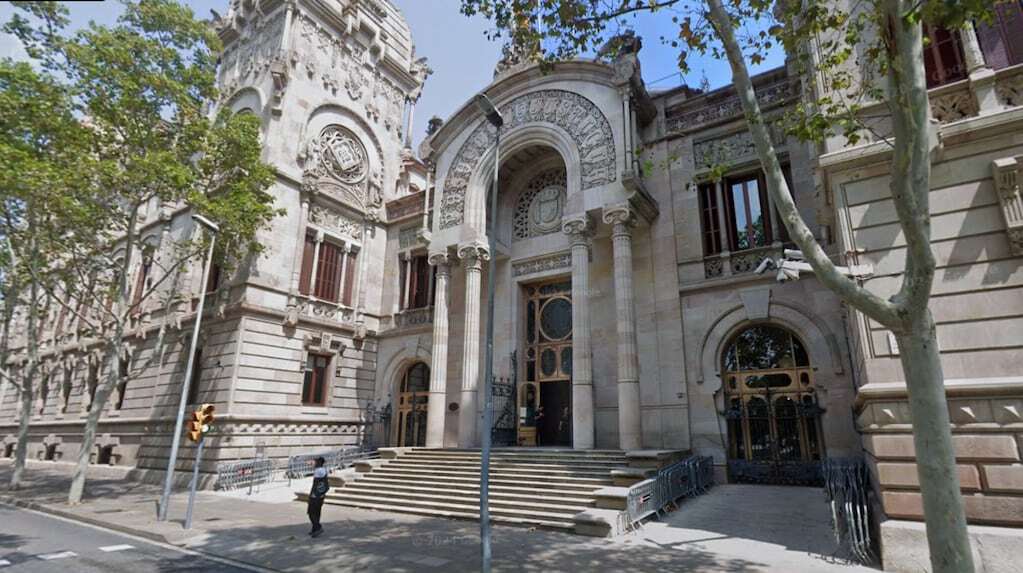 Tribunal en España