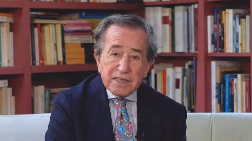 Enrique Rojas compartiendo consejos sobre felicidad