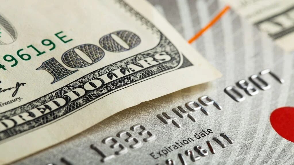 Cotización del dólar oficial y tarjeta en Argentina