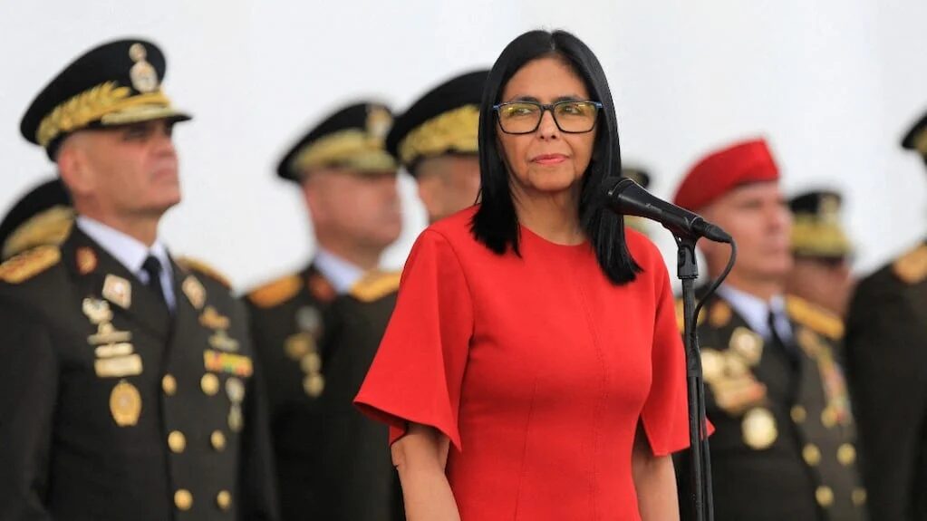 Rescatistas buscan sobrevivientes tras los terremotos en Venezuela