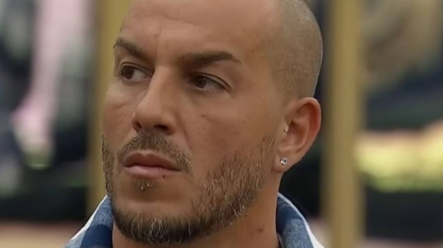 Cristian U reflexionando sobre la estrategia en Gran Hermano 2026