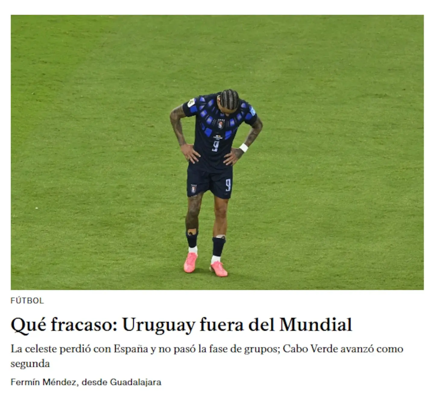 Jugador de la selección uruguaya con expresión de desánimo tras la eliminación del Mundial 2026