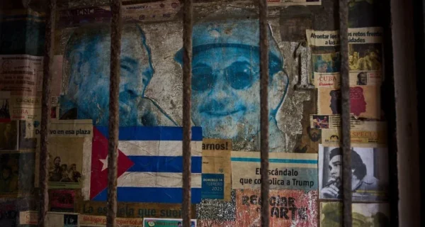 Imagen de la Revolución cubana con un fondo de La Habana