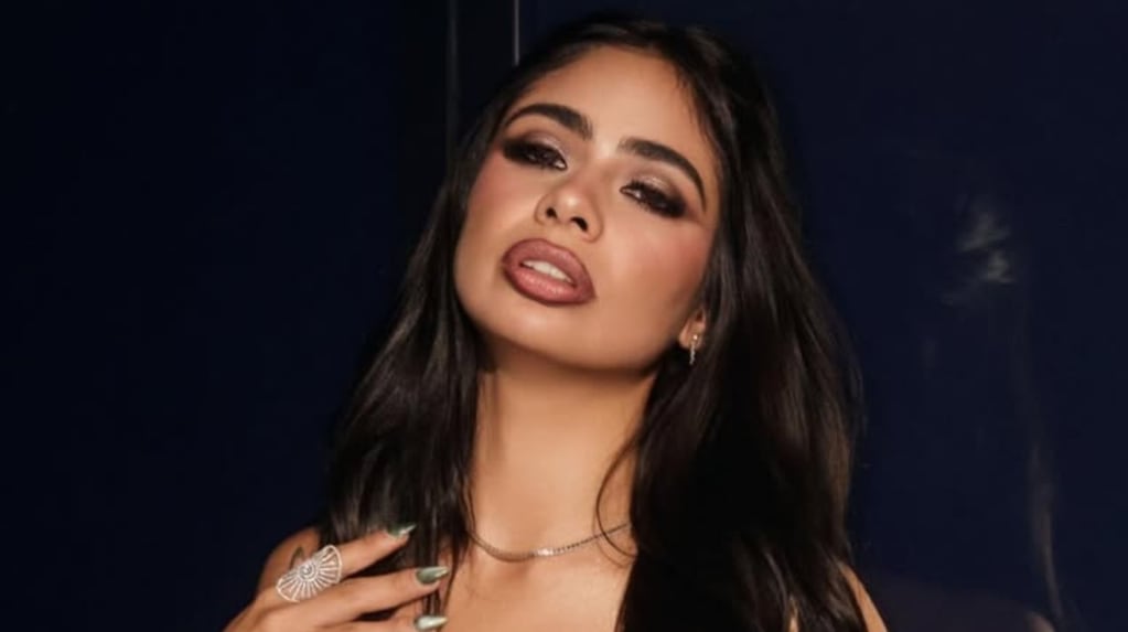 Daniela Celis en una producción fotográfica