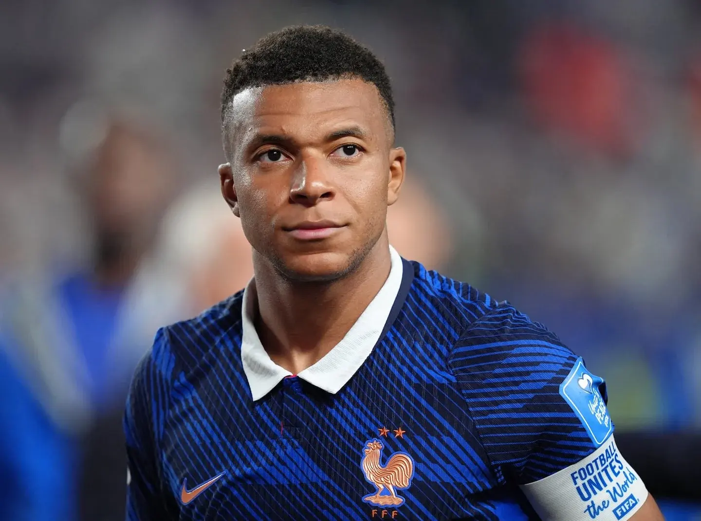 Kylian Mbappé con la camiseta de la selección francesa durante un partido