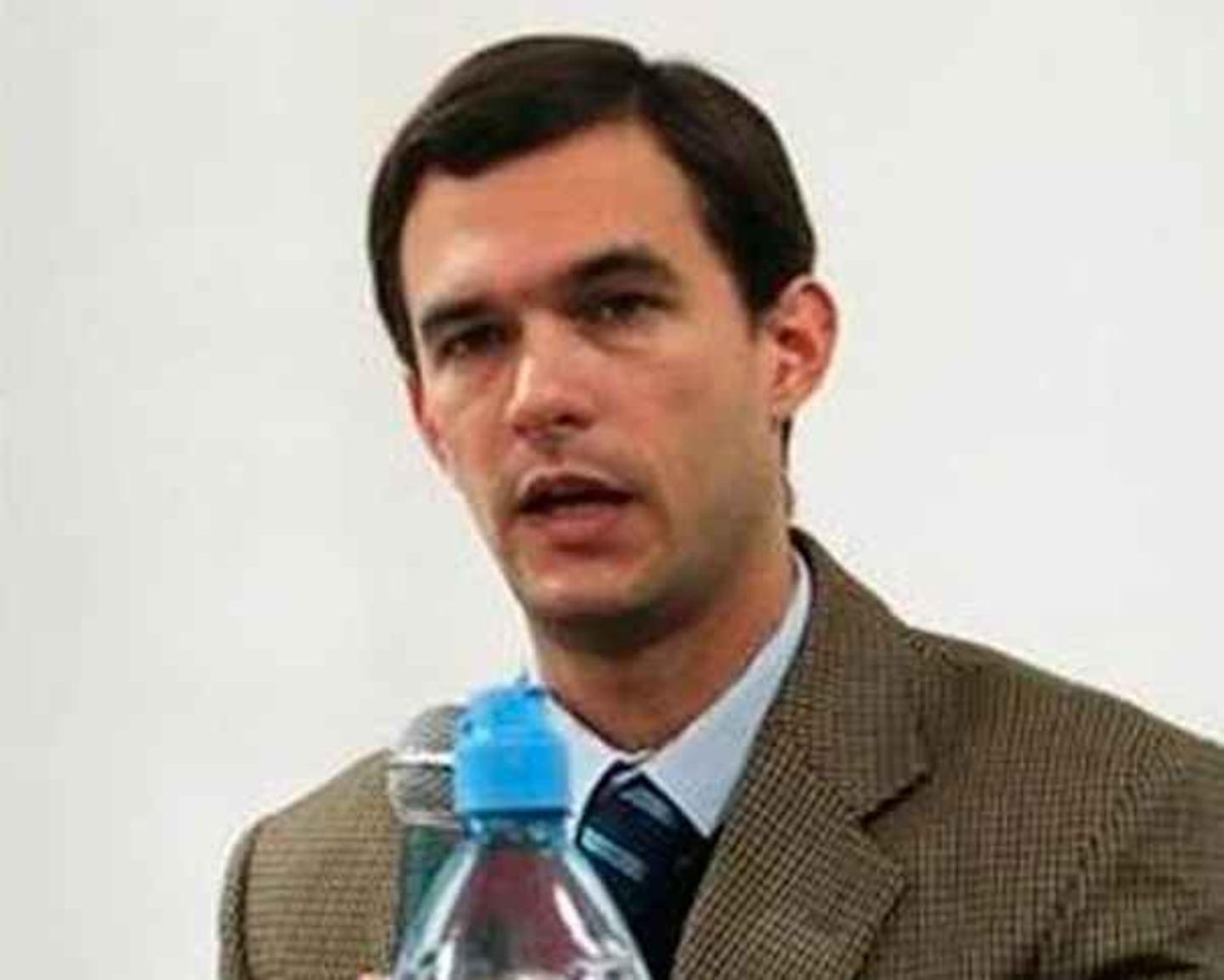 Juez Marcelo Gelcich durante una conferencia de prensa sobre la quiebra de SanCor