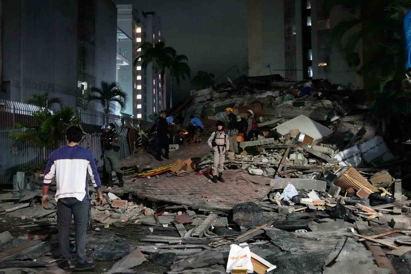 Edificio colapsado en Caracas tras terremotos