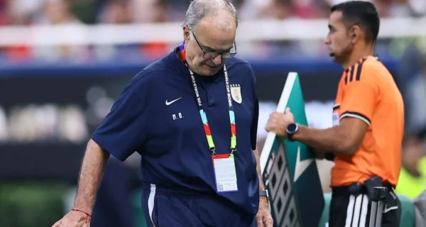 Diego Lugano critica a Marcelo Bielsa tras la eliminación de Uruguay en el Mundial 2026