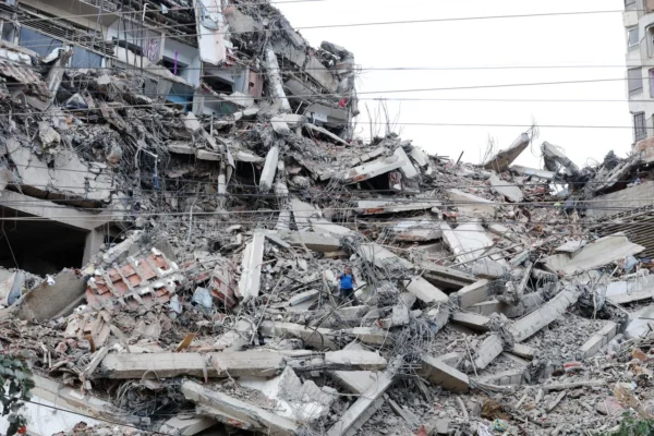 Edificio colapsado tras un terremoto en Venezuela