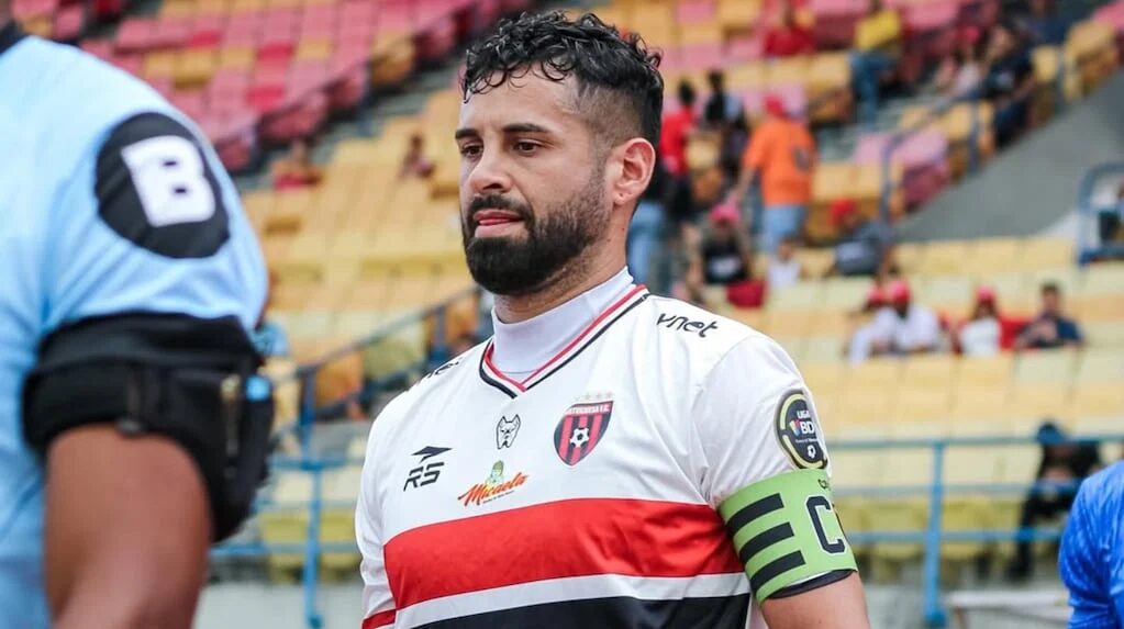 Lucas Trejo, futbolista argentino en busca de su familia tras terremotos en Venezuela