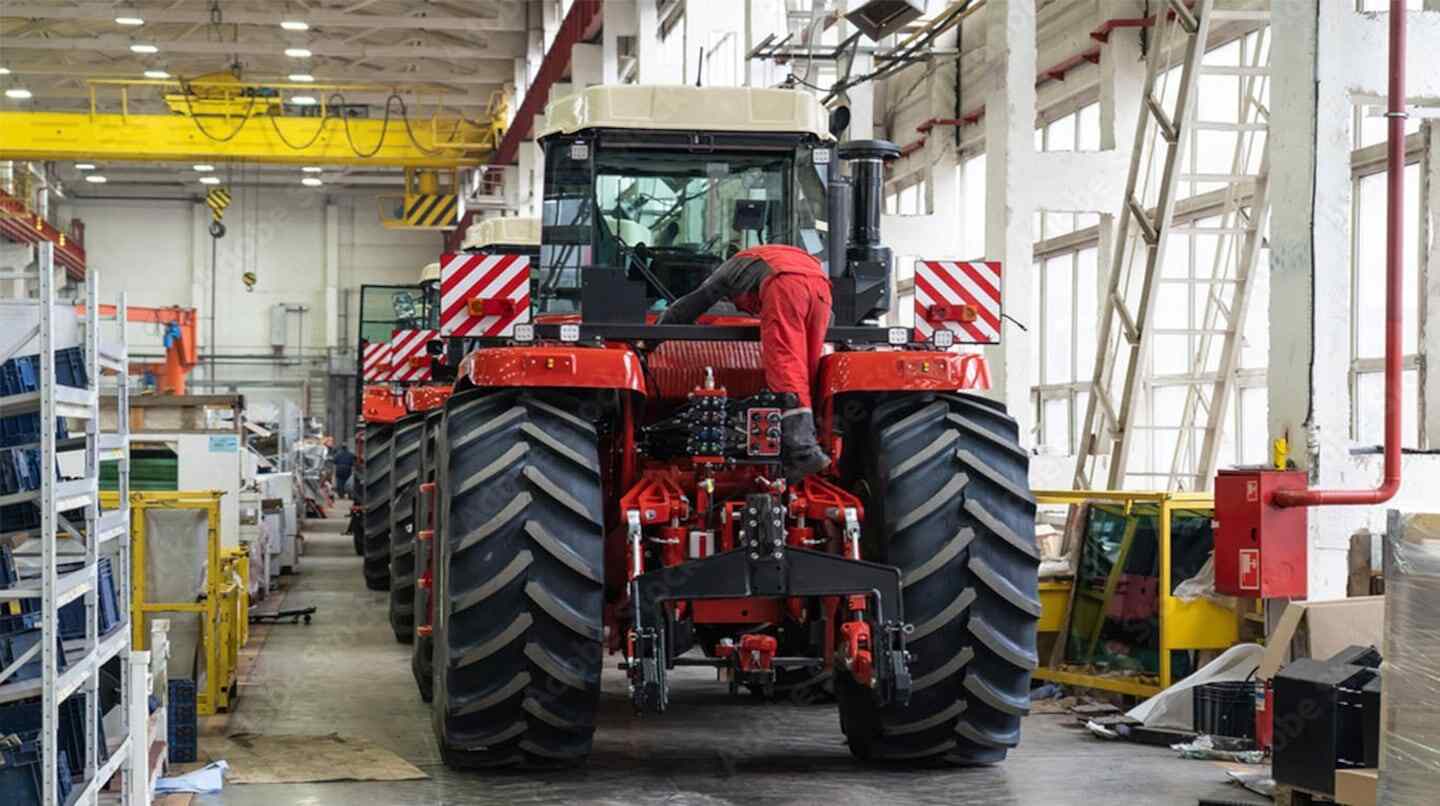 Tractores agrícolas en una fábrica en Argentina