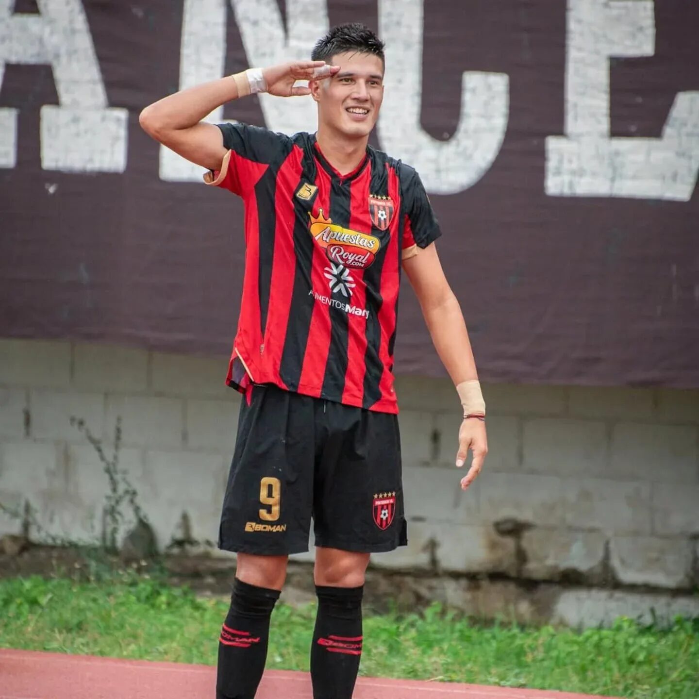 Jonathan Cañete, exjugador de Independiente, en una imagen de acción durante un partido de fútbol