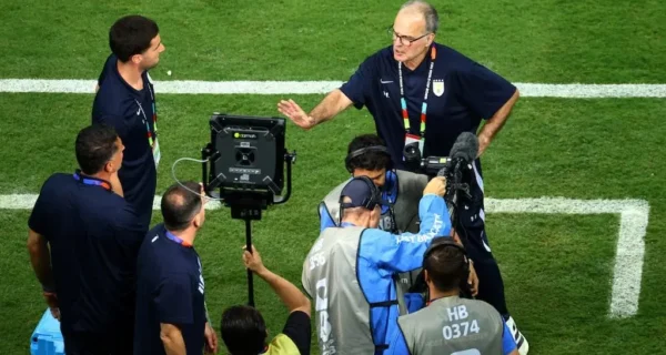 Marcelo Bielsa en conferencia de prensa