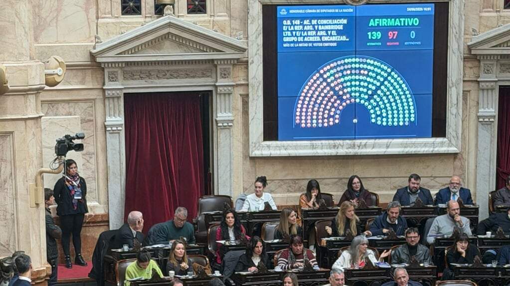 Sesión de la Cámara de Diputados donde se aprobó el super-RIGI y el acuerdo con bonistas