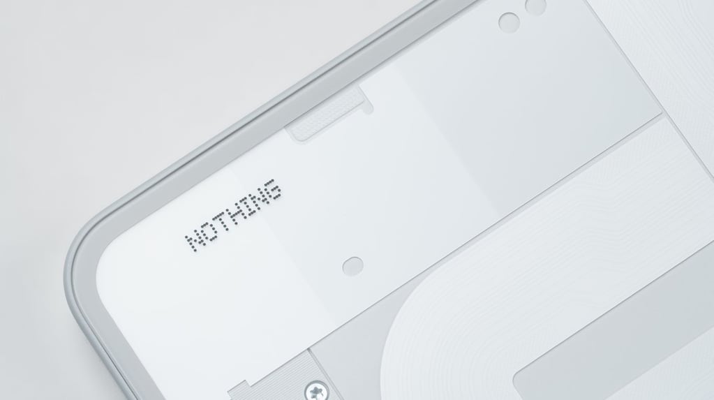 Nothing Phone 4b con diseño transparente