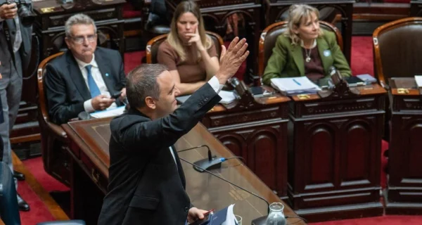 Manuel Adorni en la Cámara de Diputados