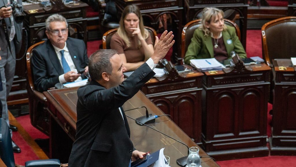 Manuel Adorni en la Cámara de Diputados