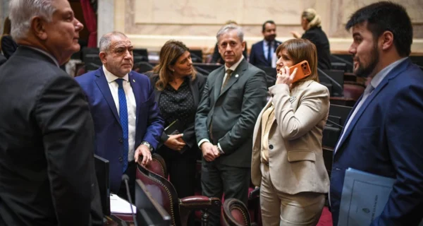 Senadores en la Comisión de Asuntos Constitucionales del Senado argentino