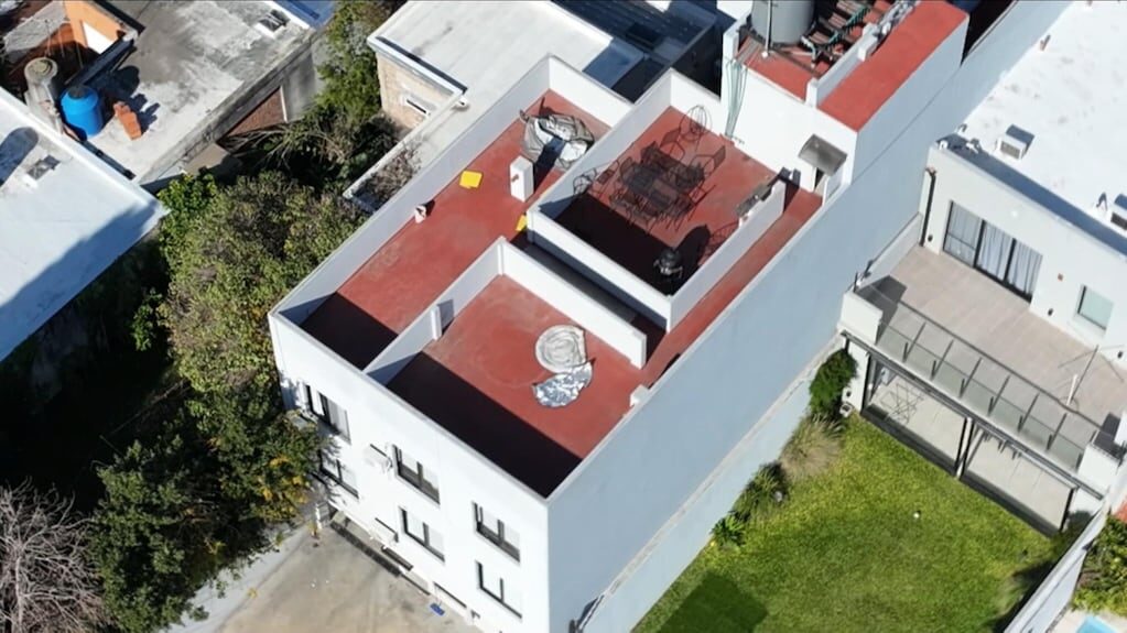 Elías Piccirillo en su departamento en Banfield