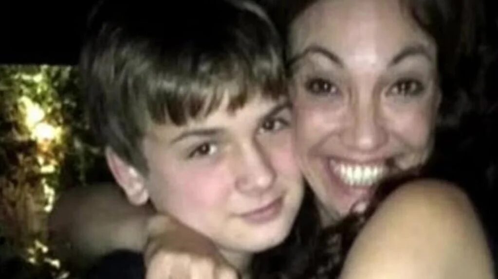 Ernestina Pais junto a su hijo Benicio Guyot Pais