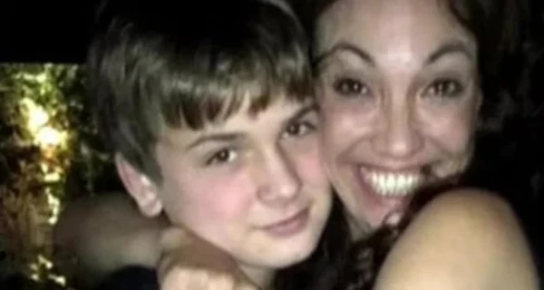 Ernestina Pais junto a su hijo Benicio Guyot Pais
