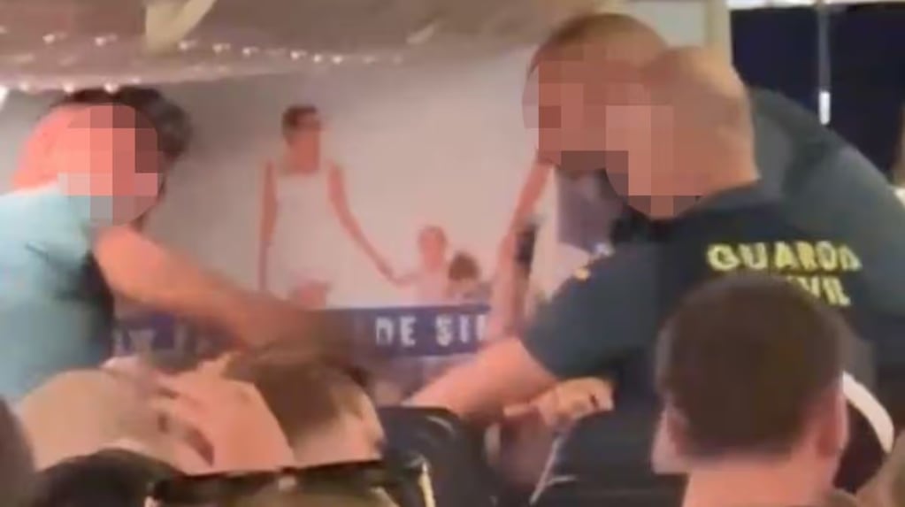 Pasajero borracho fue detenido en vuelo de Ryanair
