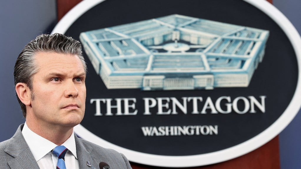 Pete Hegseth durante la reunión de la OTAN