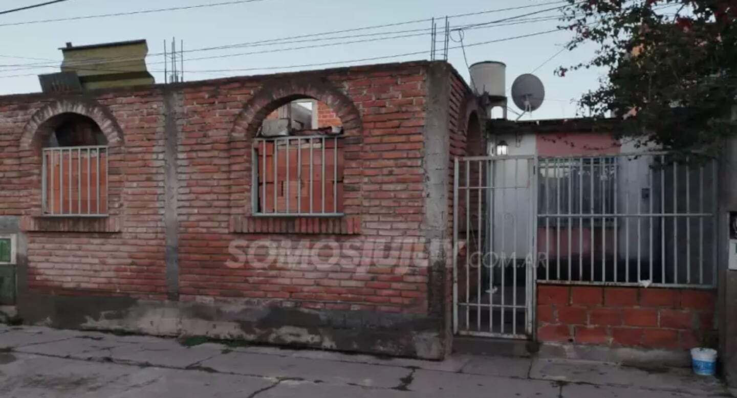 Fachada de la vivienda donde ocurrió el femicidio en Alto Comedero, Jujuy