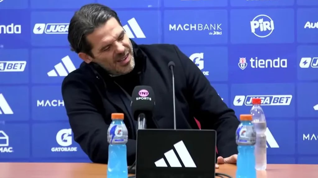 Fernando Gago durante la conferencia de prensa en la Universidad de Chile