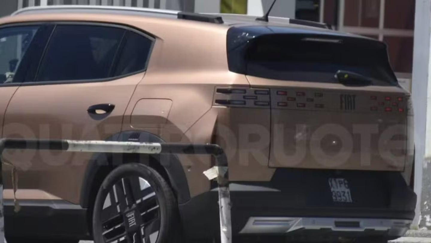 Vista trasera del nuevo SUV de Fiat, modelo F2U, en color bronce