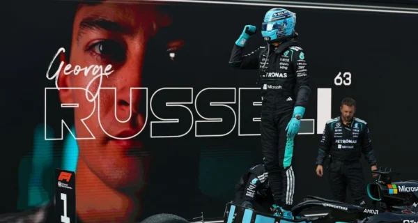 George Russell celebra su victoria en el Gran Premio de Austria