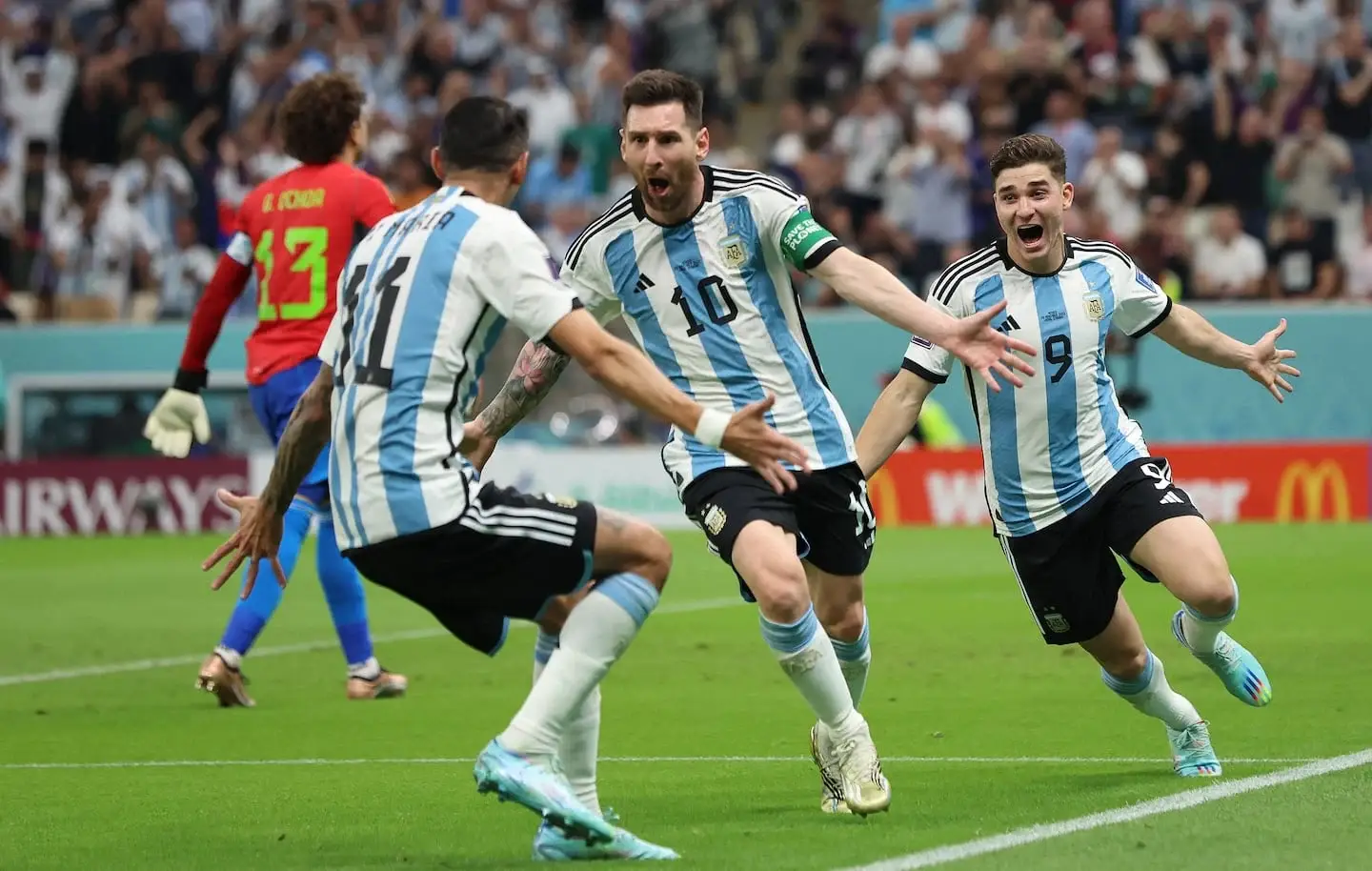 Giovani Lo Celso celebra un gol en su debut mundialista con la Selección Argentina