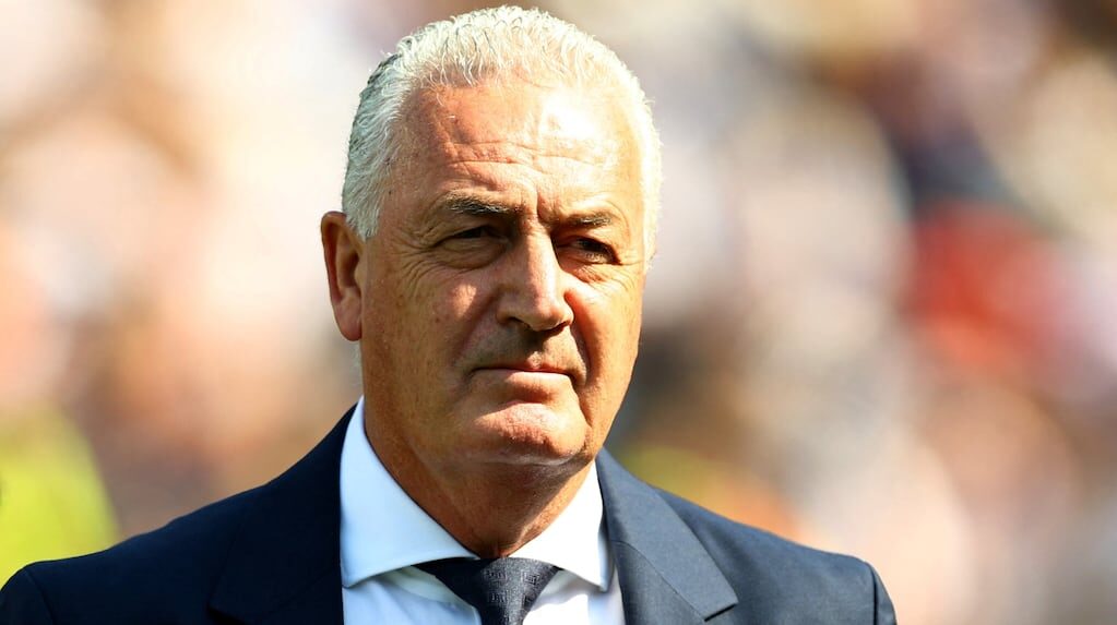 Gustavo Alfaro dirigiendo a la selección paraguaya
