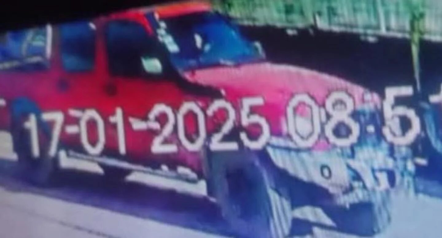 Captura de video de una camioneta roja en Salta, relacionada con la desaparición de Rosmery Aramayo Torres