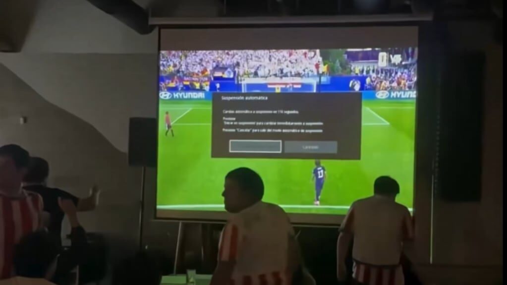 Hinchas paraguayos en un bar durante el Mundial 2026