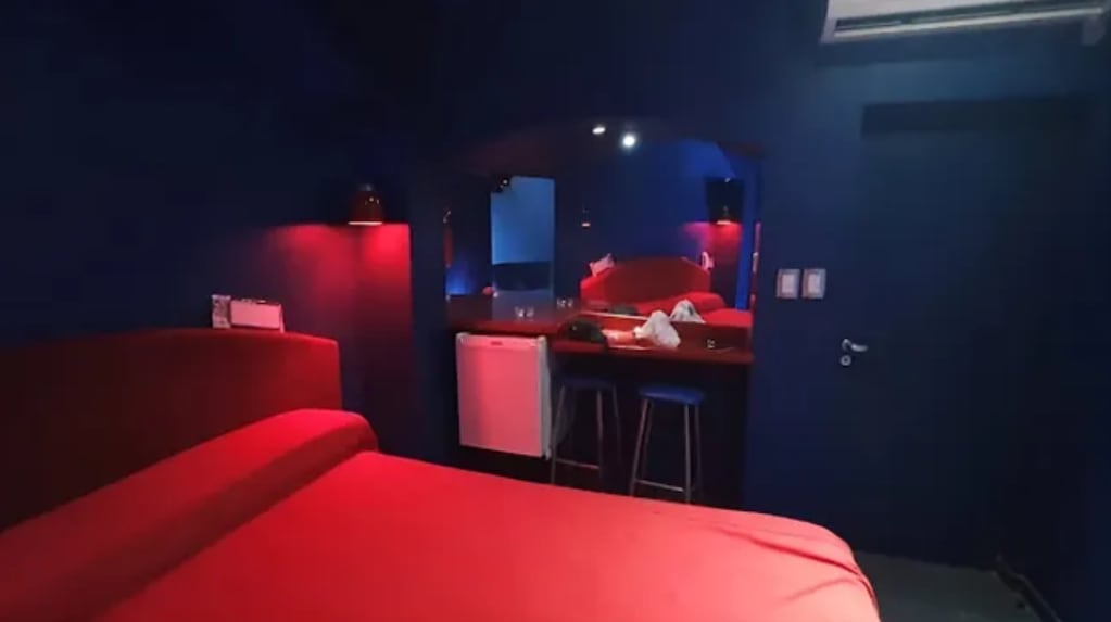 Motel Ciervo Blanco en Rosario donde se encontró un arma