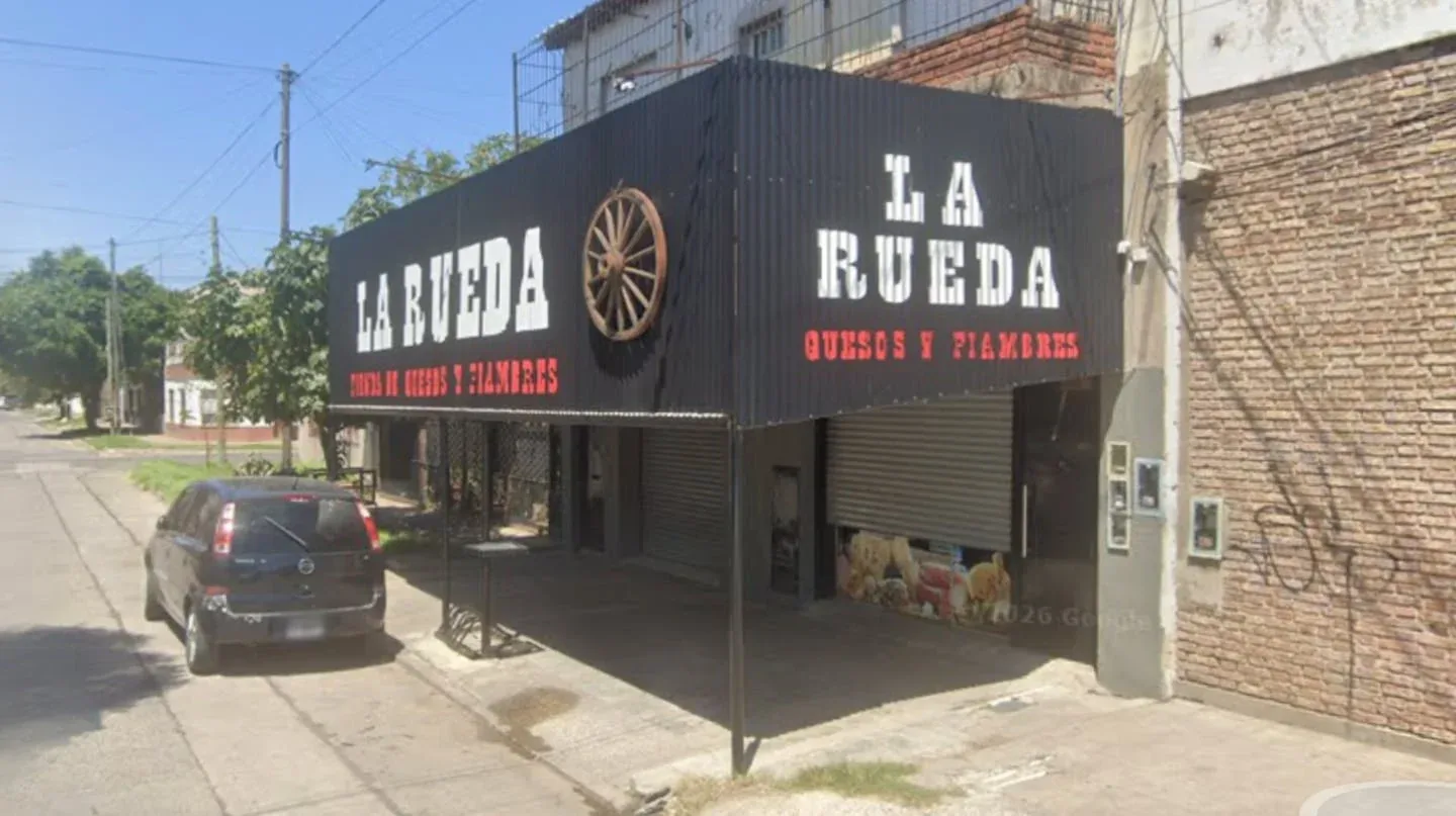 Fachada del comercio 'La Rueda' en Morón