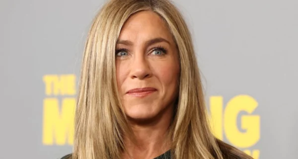 Jennifer Aniston preparando su desayuno saludable