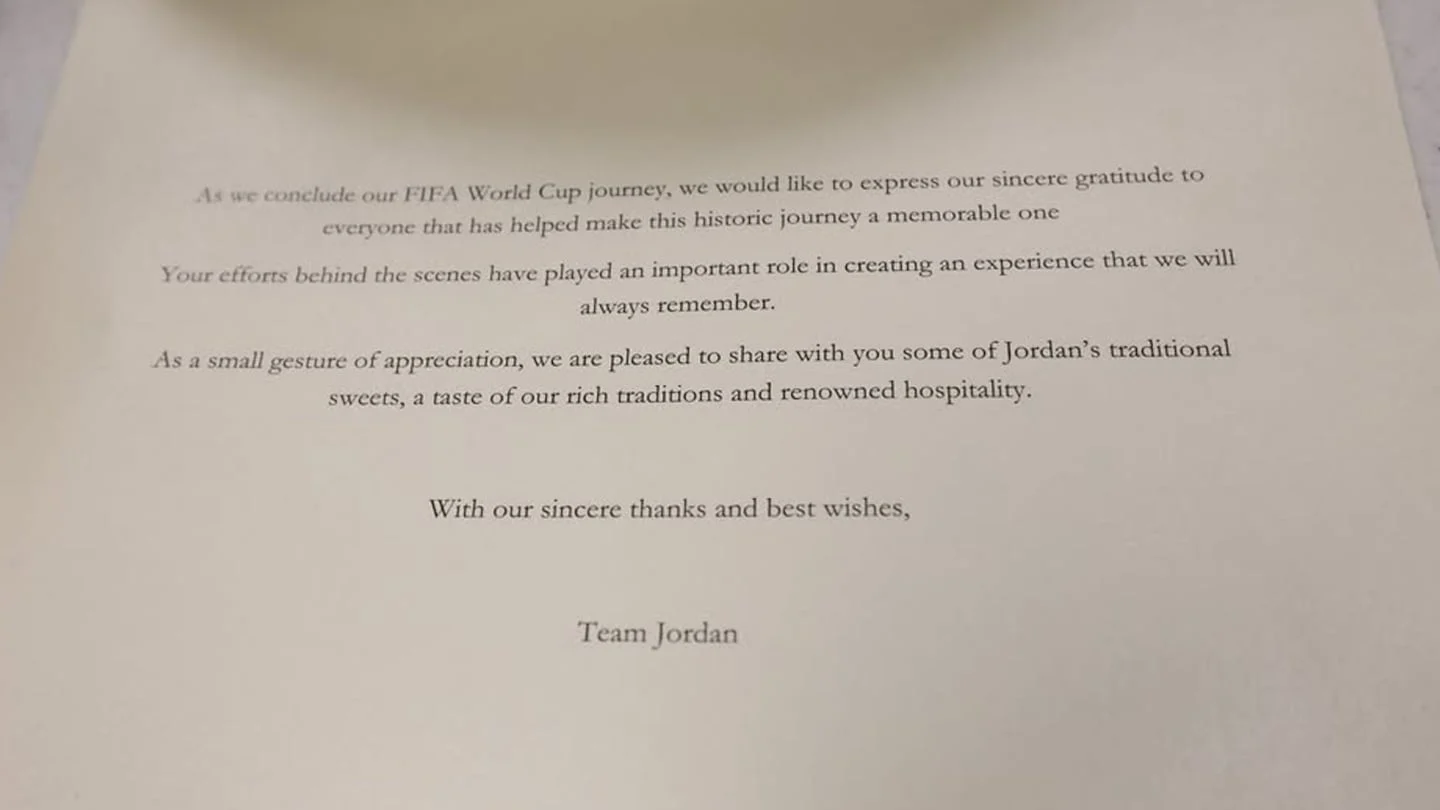 Nota de agradecimiento de Jordania a la FIFA con baklava tras el Mundial 2026